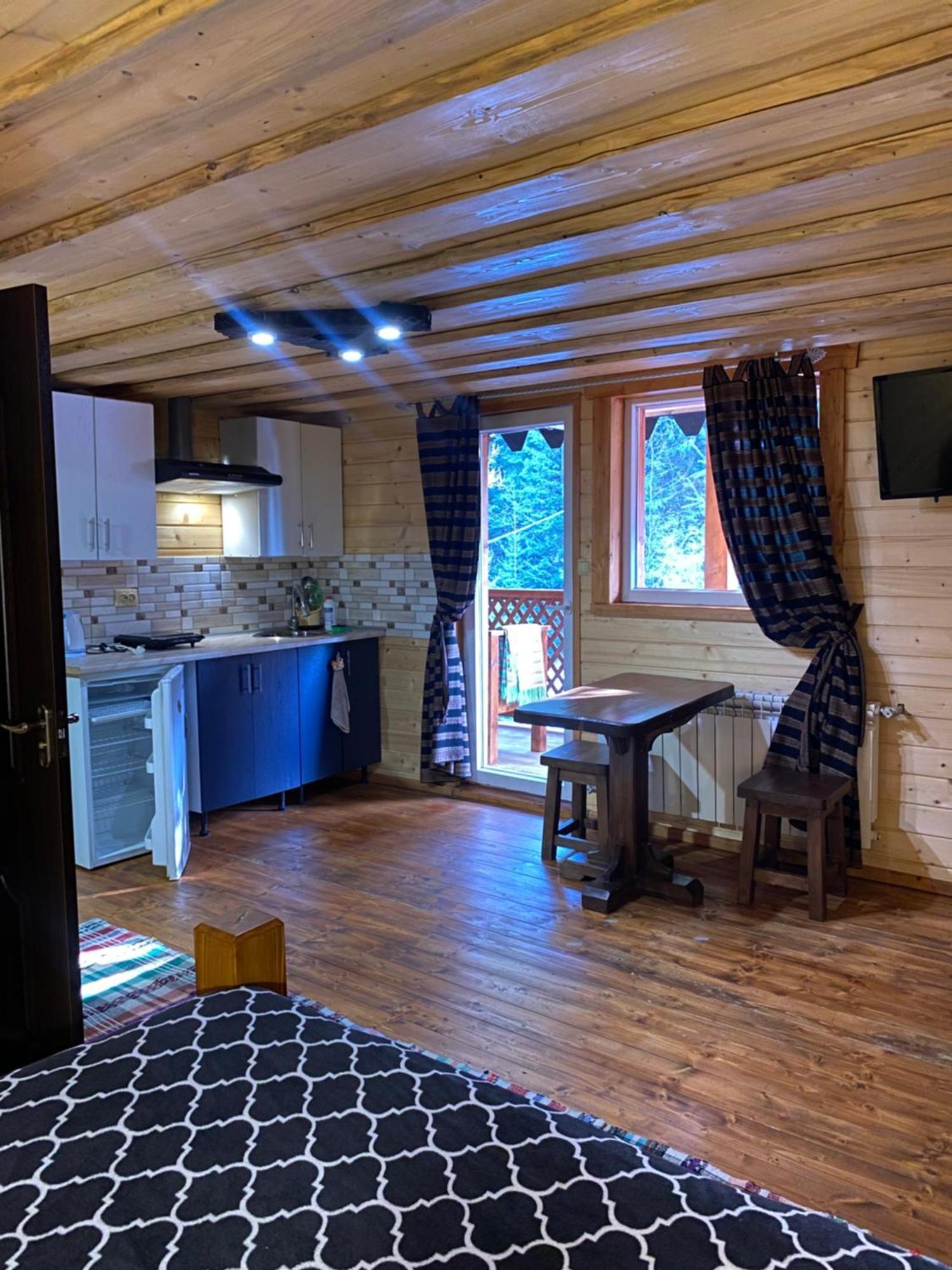 Номер 6 Садиба У Ані Synevyrs'ka Polyana Exterior photo
